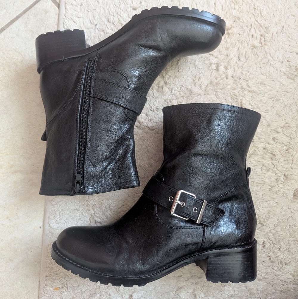 Genuine leather black boots size 7.5 Lord and Taylor 424